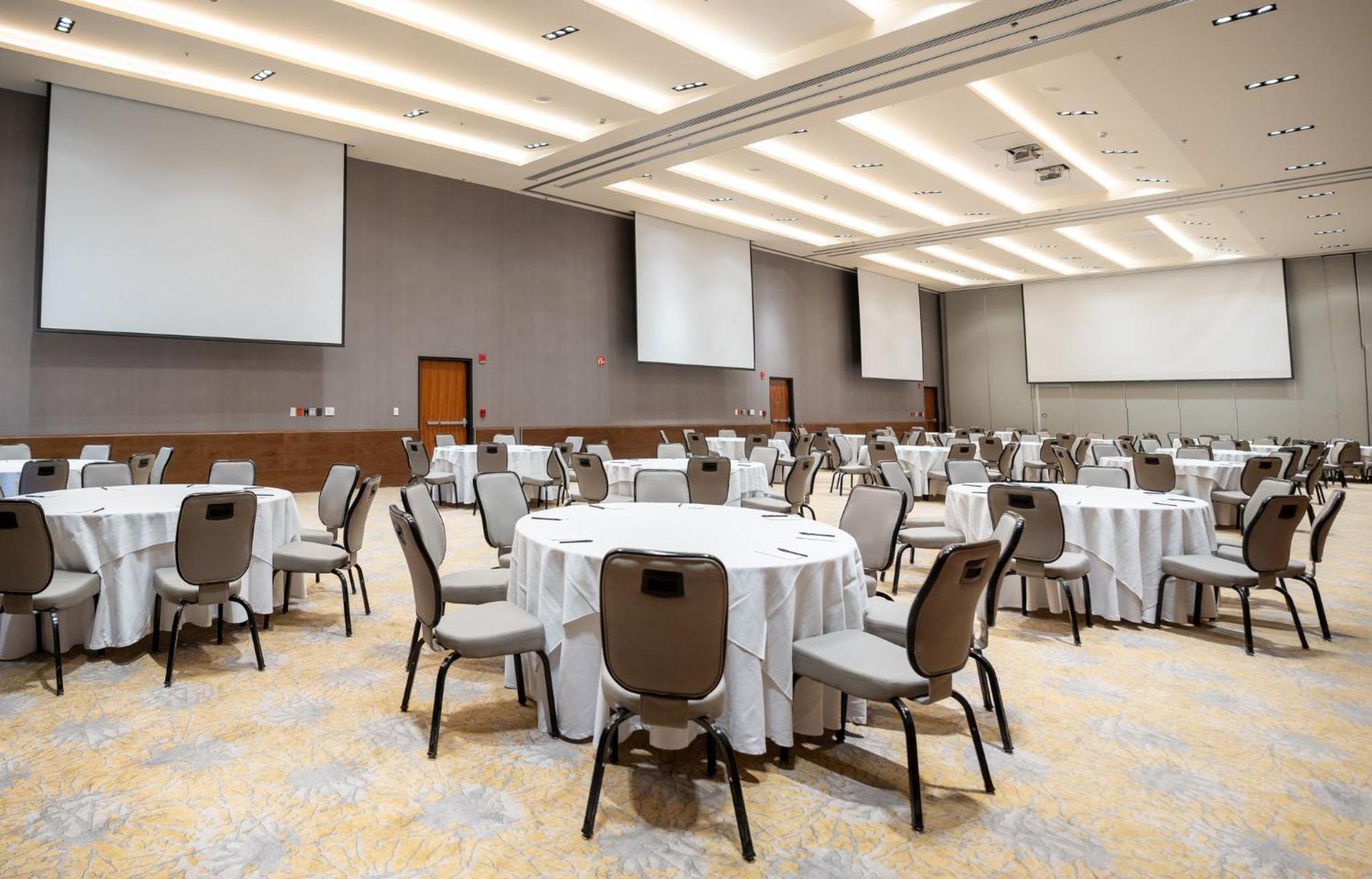 Fiesta Americana Viaducto Aeropuerto Kota Meksiko Bagian luar foto The ballroom at the National Underground Railroad Freedom Center